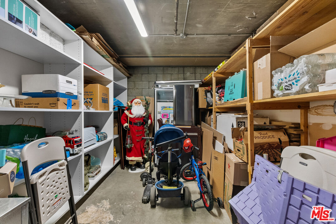 15050 Sherman Way Unit: 166