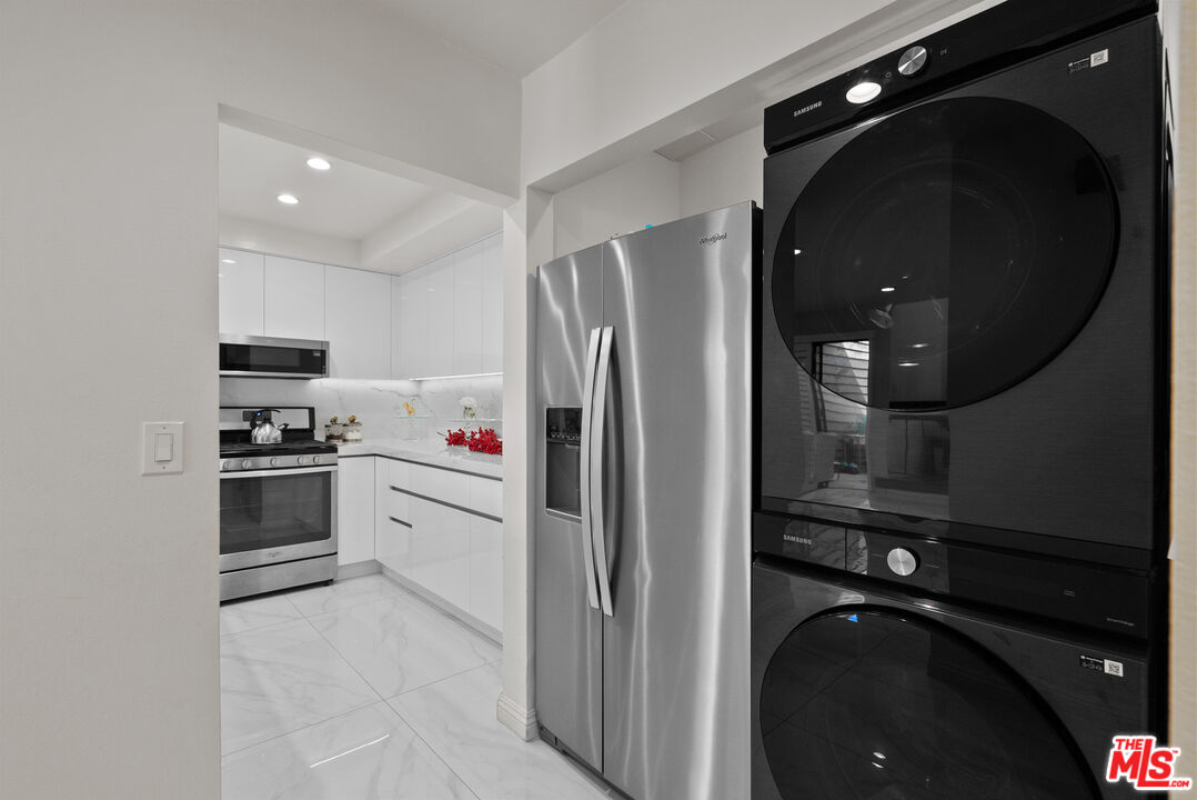 15050 Sherman Way Unit: 166