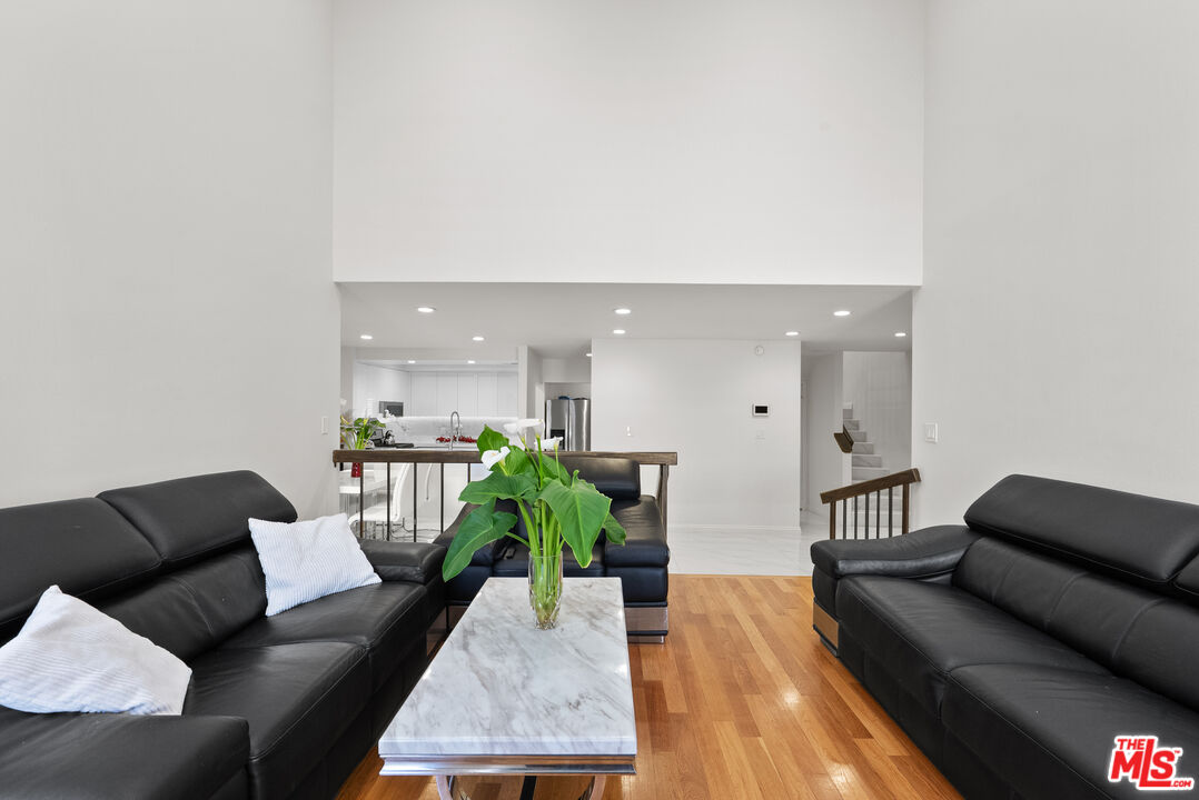 15050 Sherman Way Unit: 166