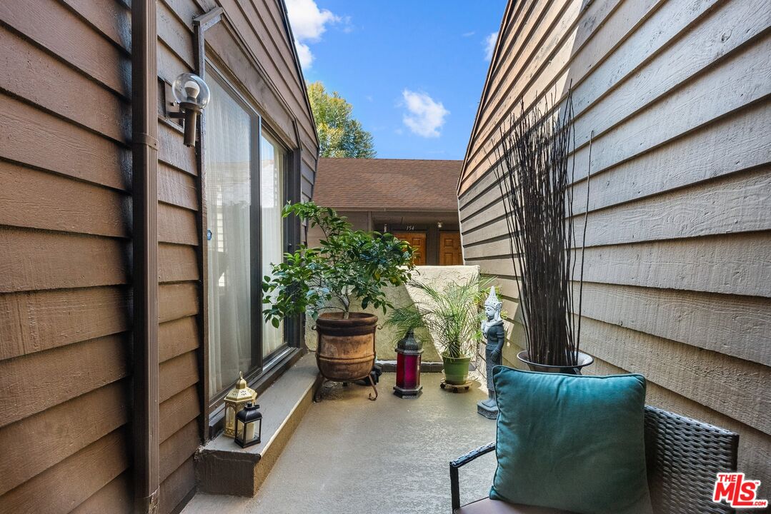15050 Sherman Way Unit: 166