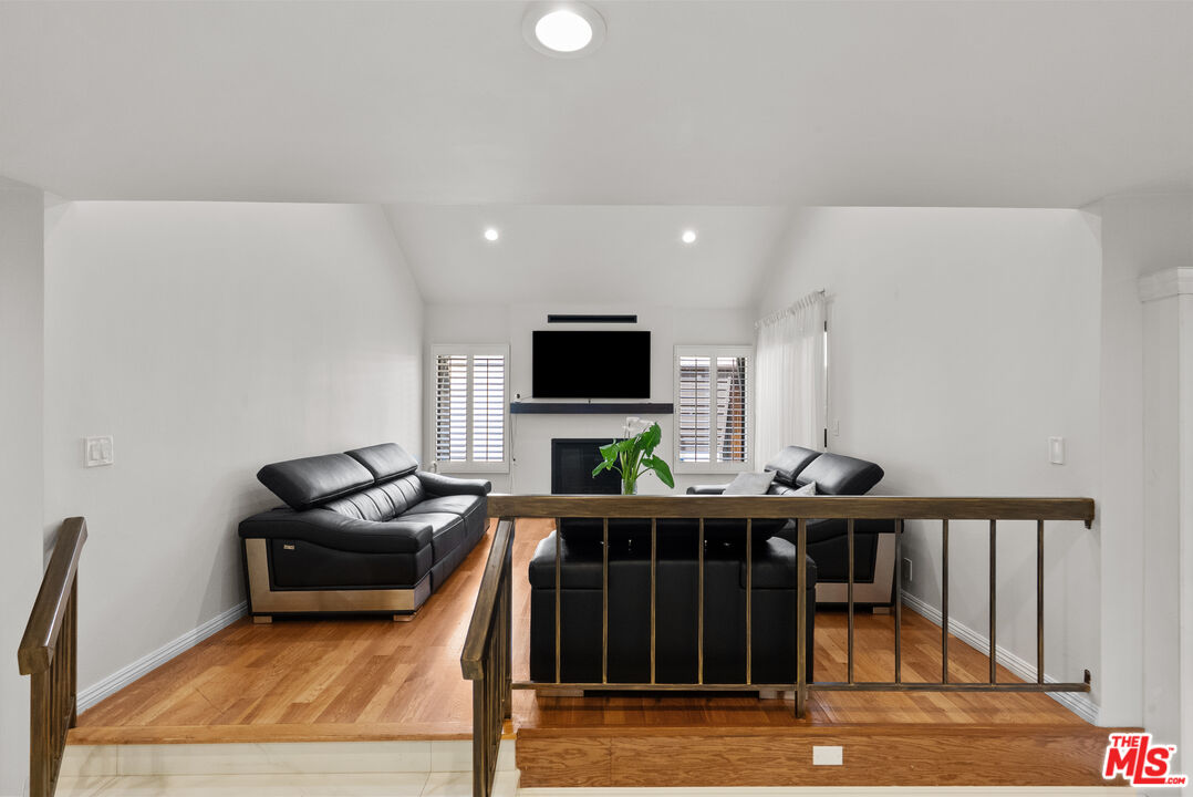 15050 Sherman Way Unit: 166