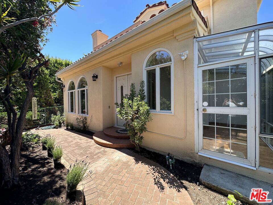 623 Palisades Ave