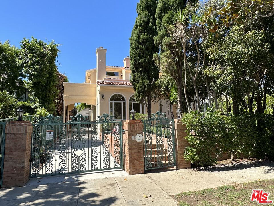 623 Palisades Ave