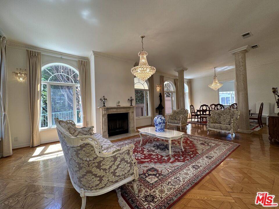 623 Palisades Ave