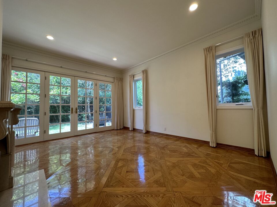 623 Palisades Ave