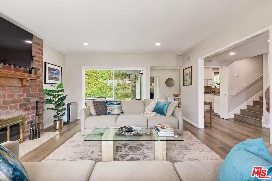 541 Martos Dr