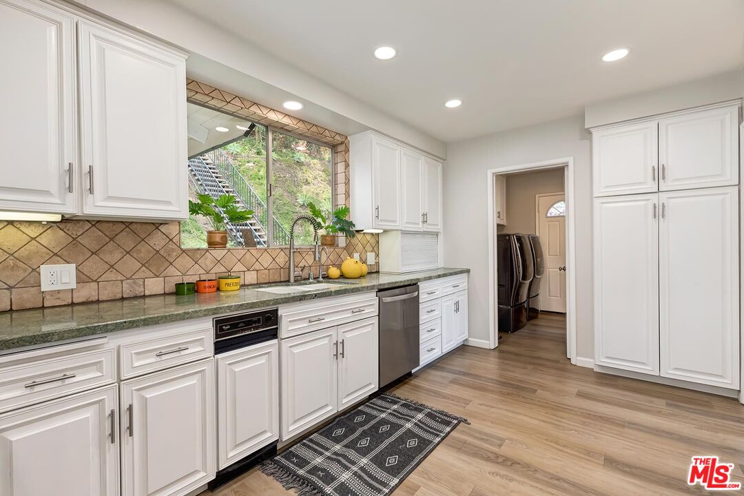 541 Martos Dr