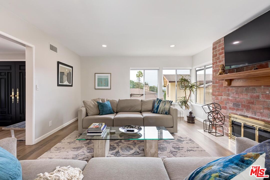 541 Martos Dr