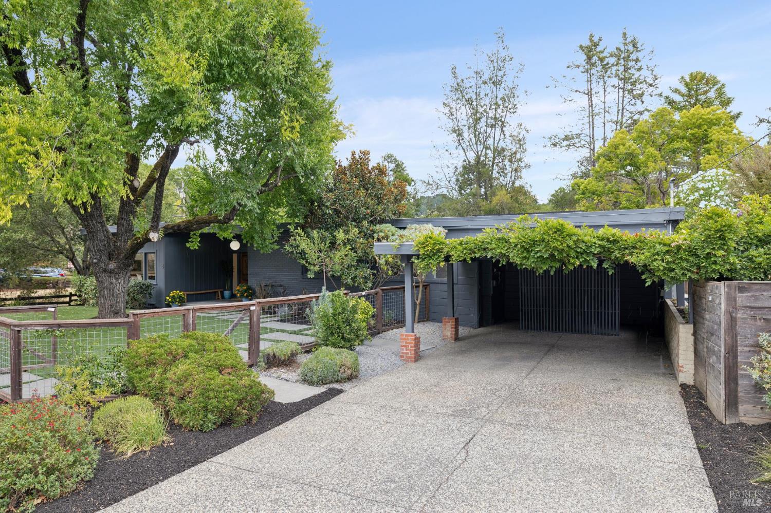 5 Angela Avenue