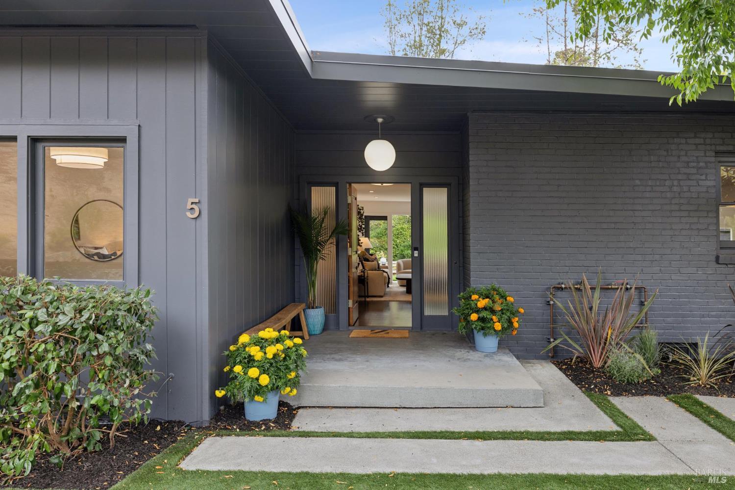 5 Angela Avenue
