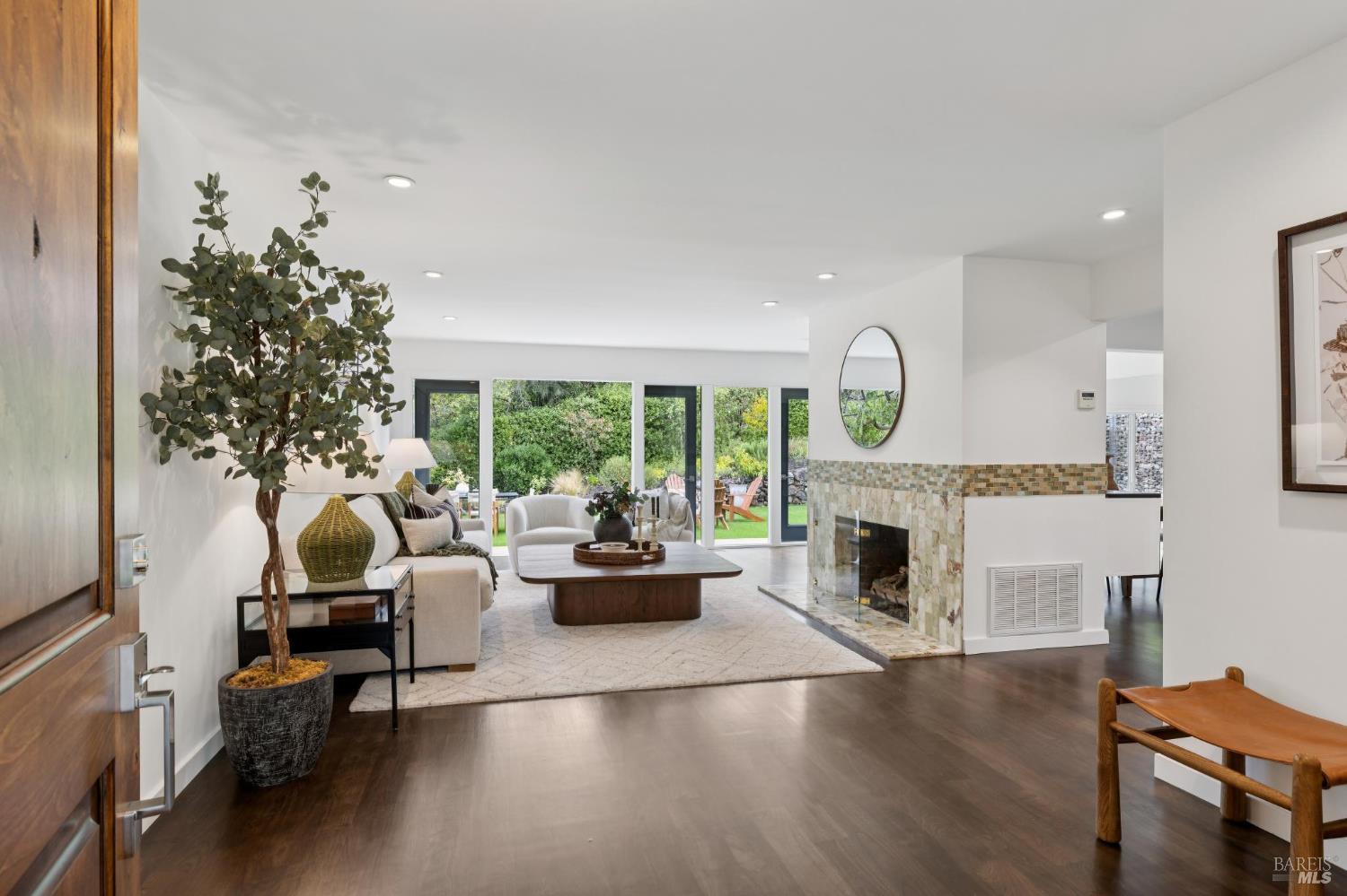 5 Angela Avenue