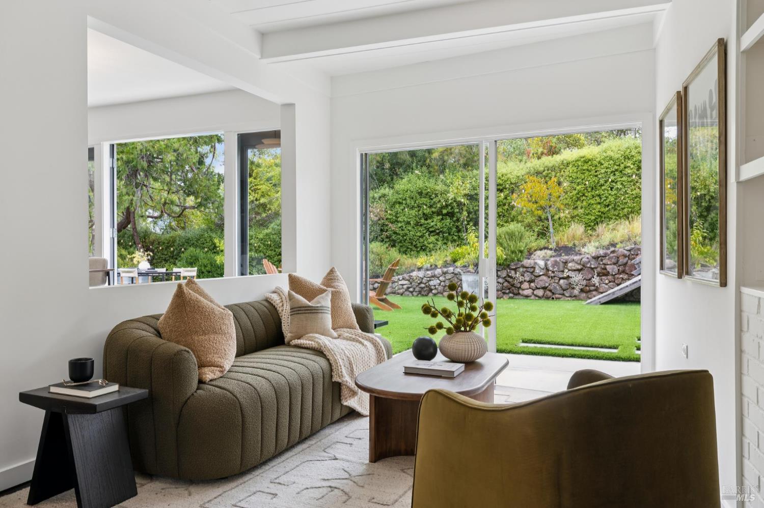5 Angela Avenue