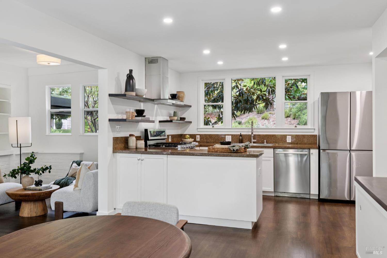 5 Angela Avenue