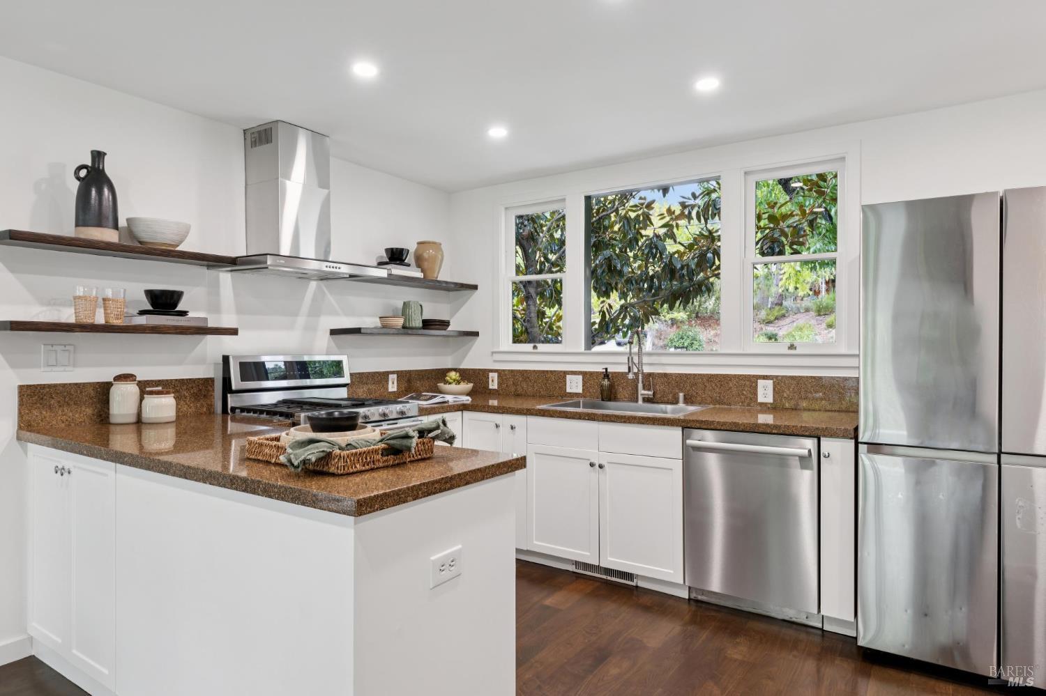 5 Angela Avenue