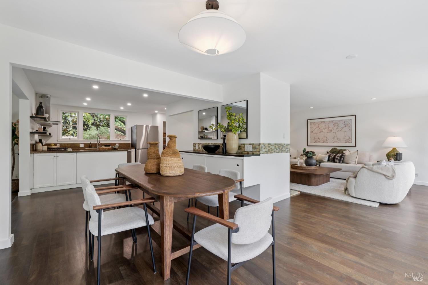 5 Angela Avenue