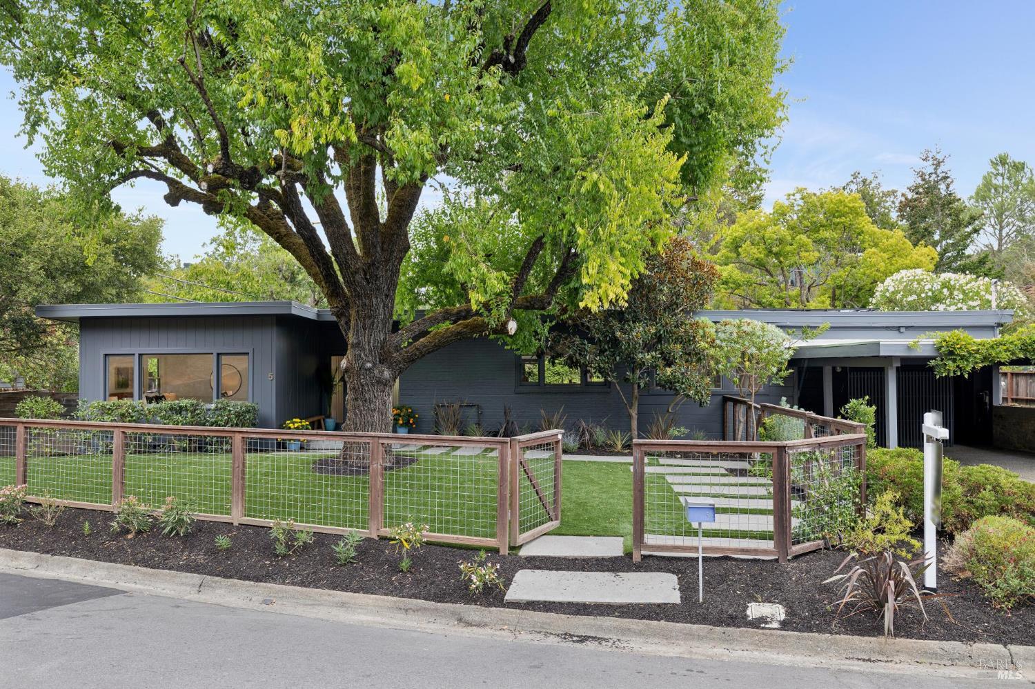 5 Angela Avenue