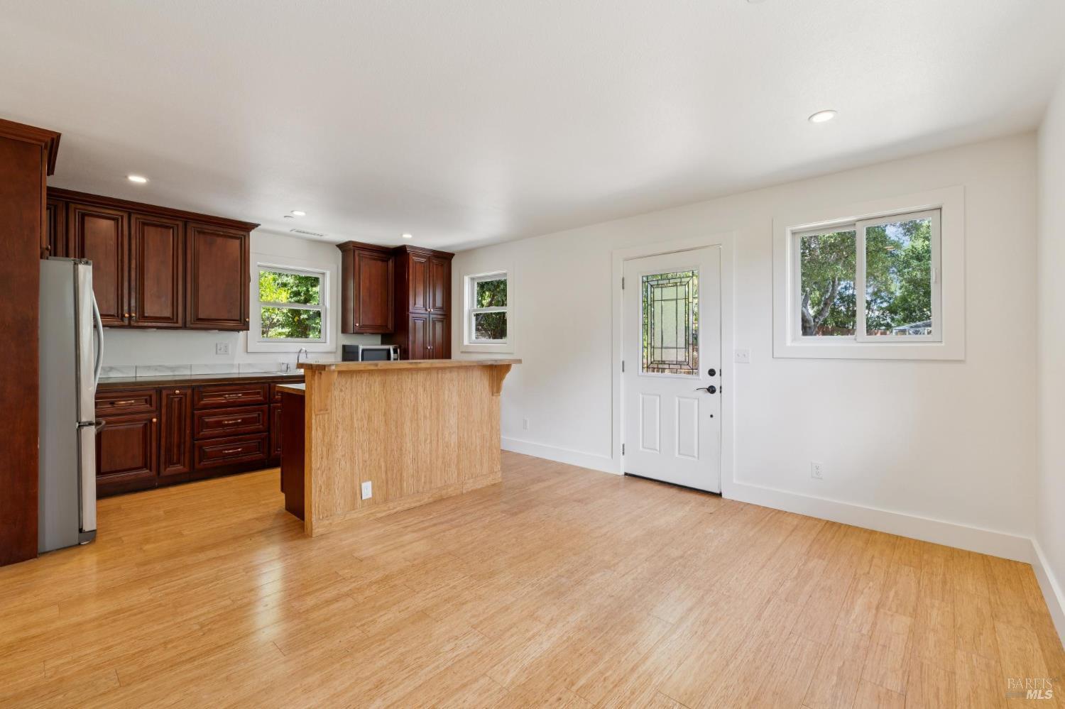 150 W Oak Knoll Drive