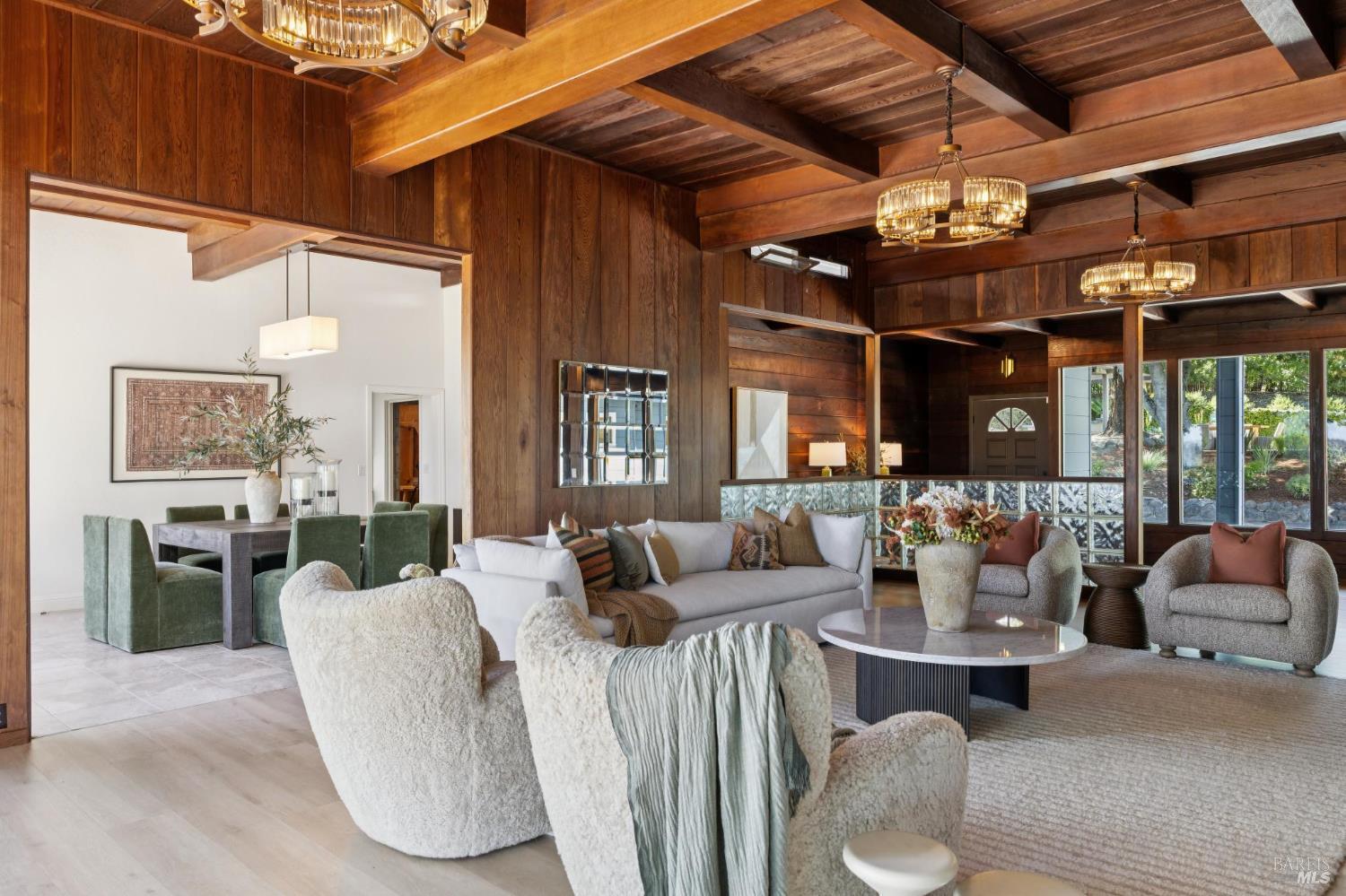 150 W Oak Knoll Drive