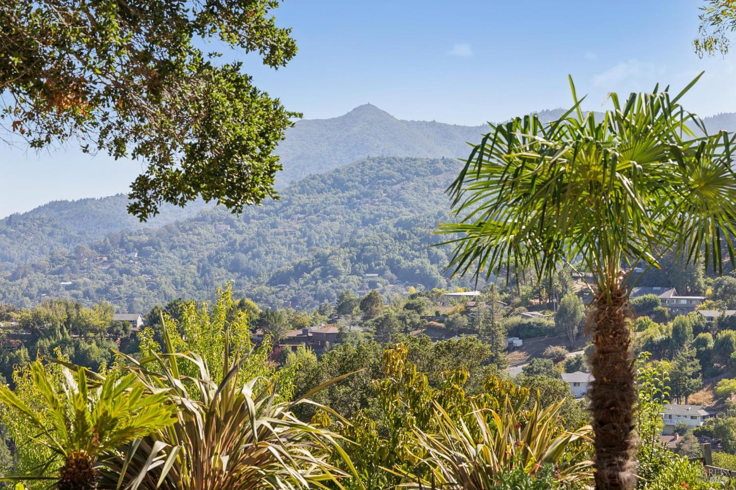 150 W Oak Knoll Drive