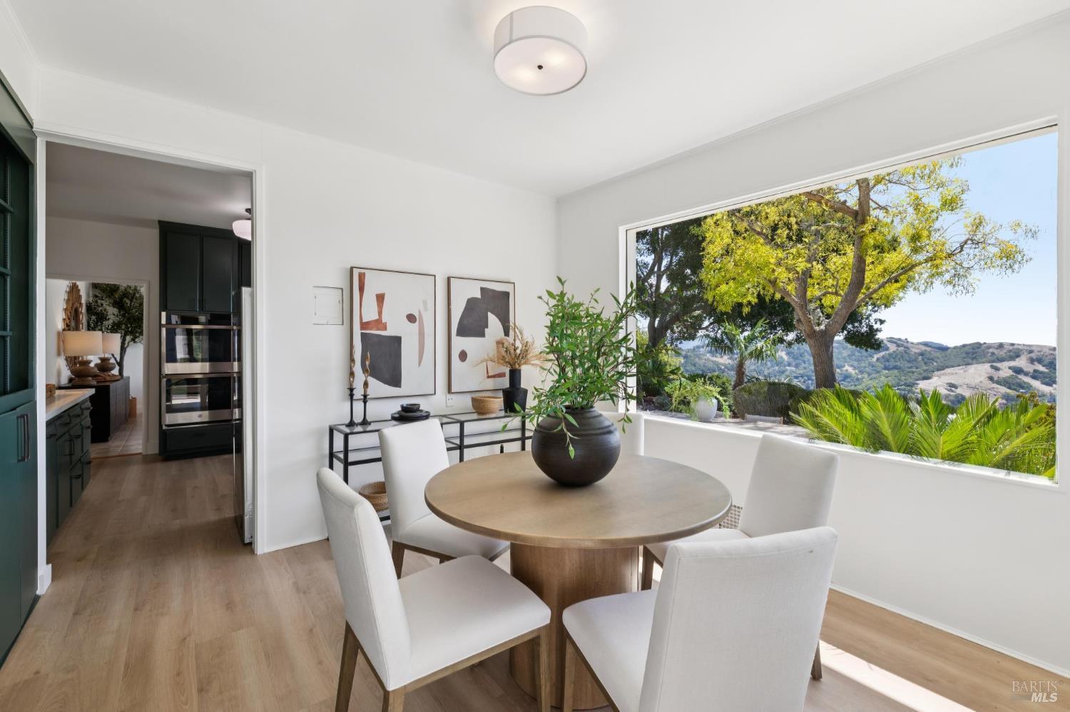 150 W Oak Knoll Drive
