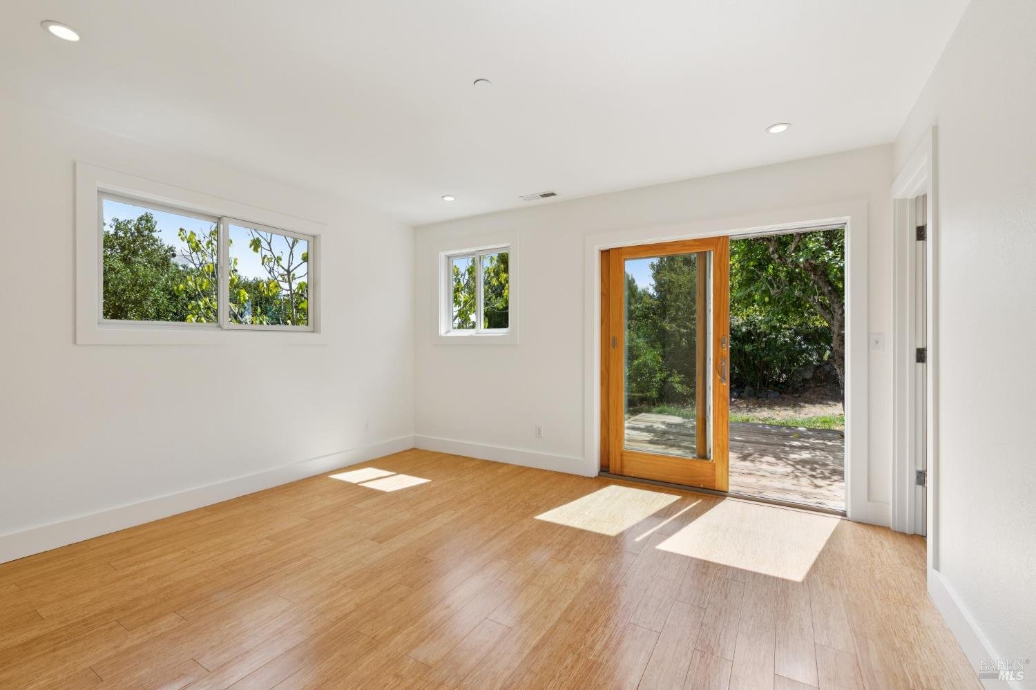 150 W Oak Knoll Drive