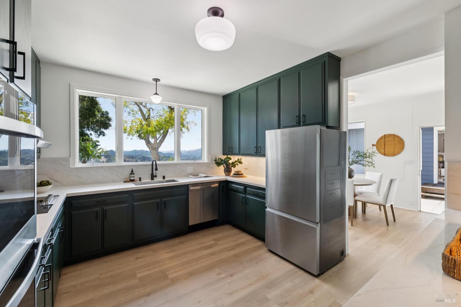 150 W Oak Knoll Drive