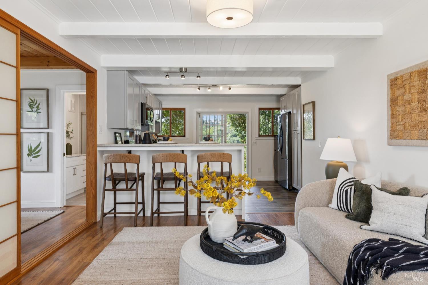 150 W Oak Knoll Drive