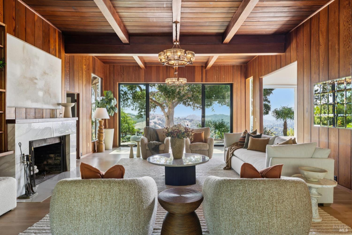 150 W Oak Knoll Drive