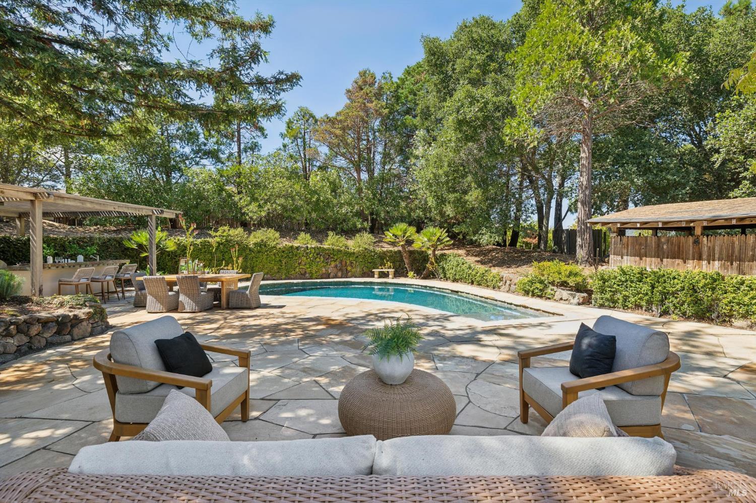 150 W Oak Knoll Drive