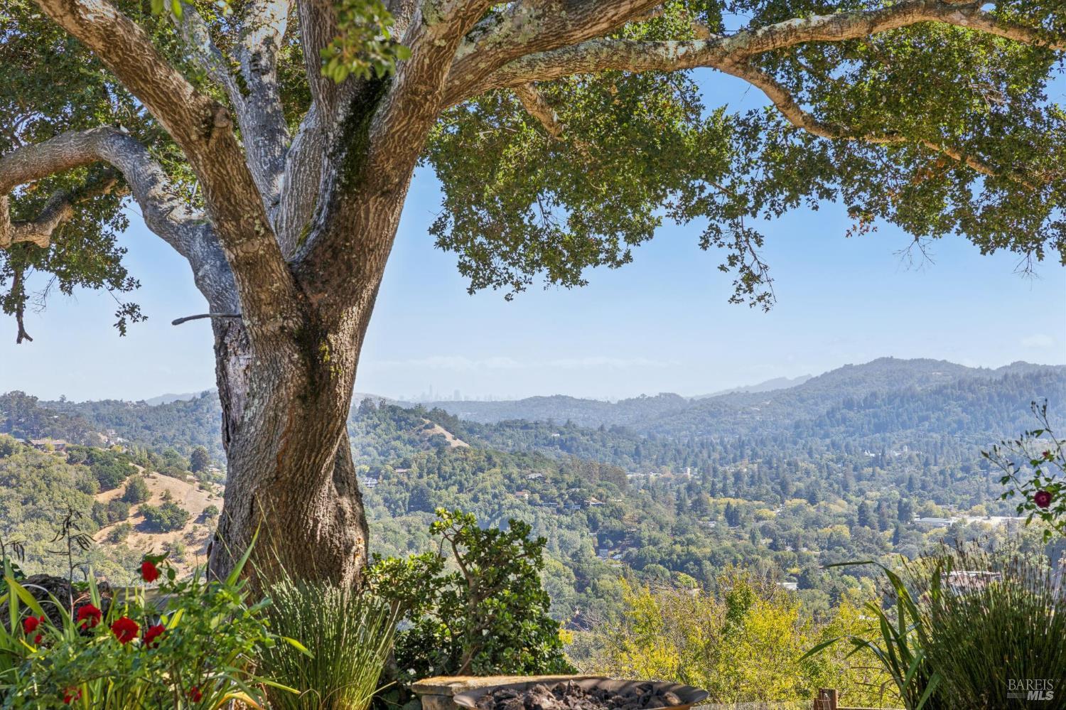150 W Oak Knoll Drive