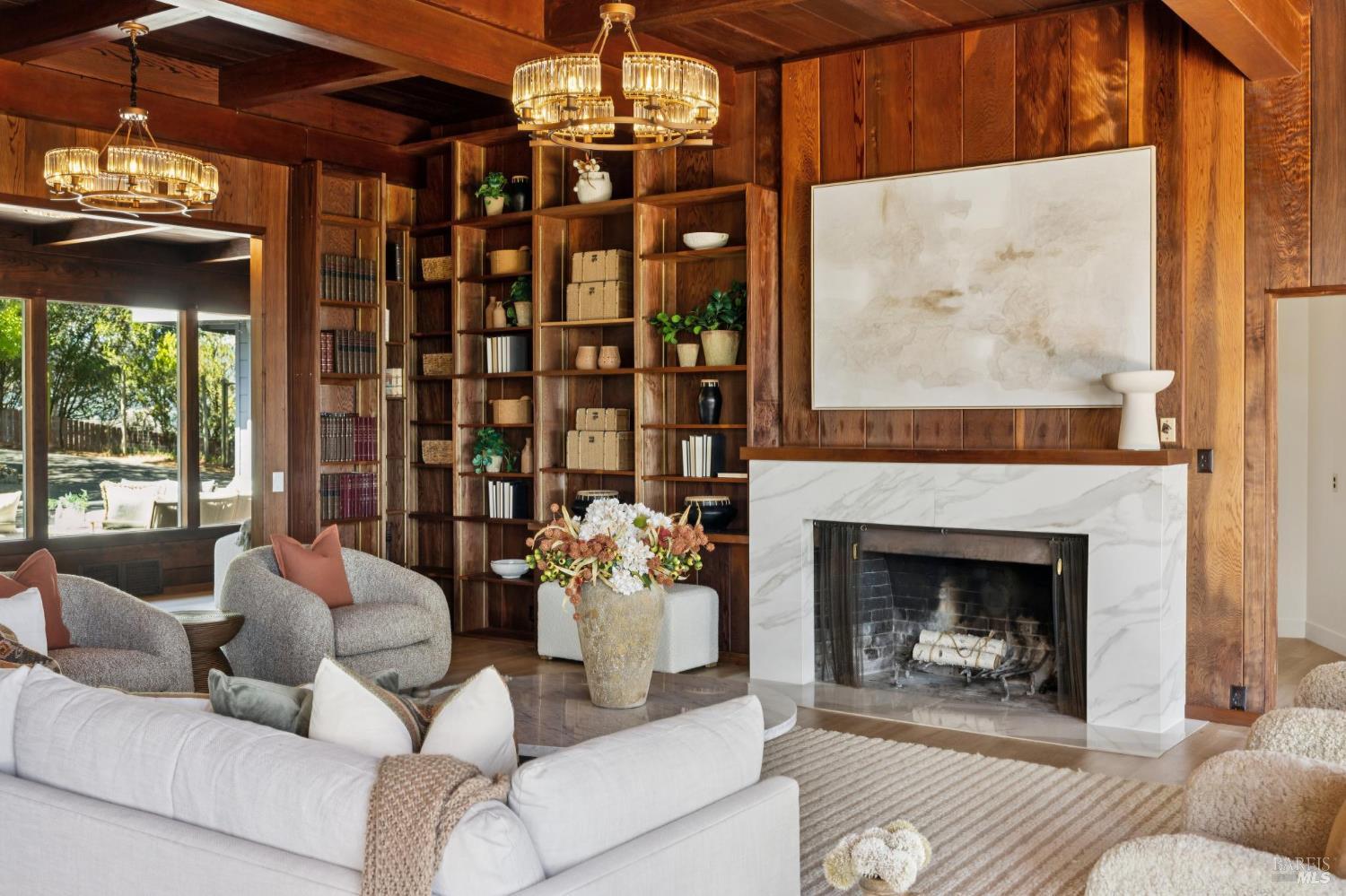 150 W Oak Knoll Drive