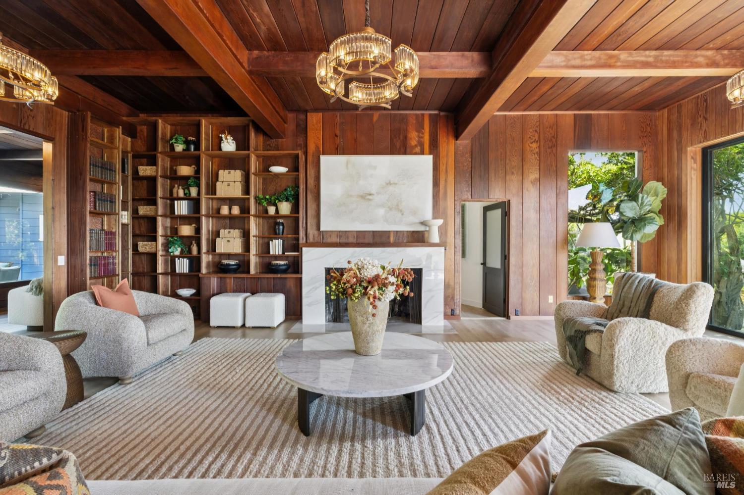 150 W Oak Knoll Drive