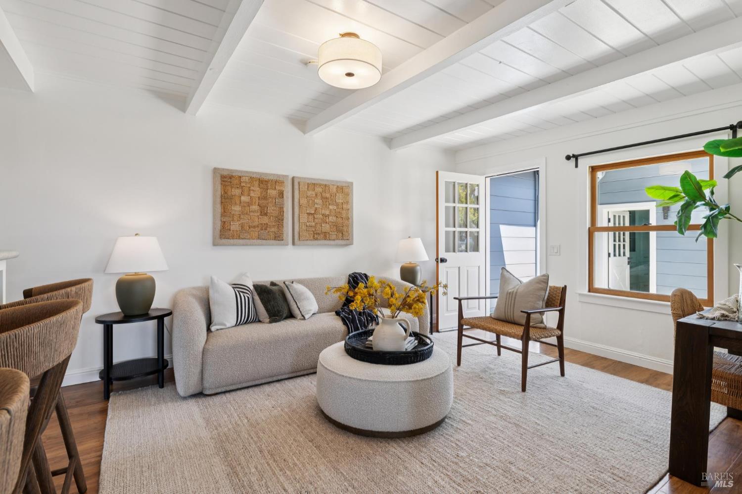 150 W Oak Knoll Drive