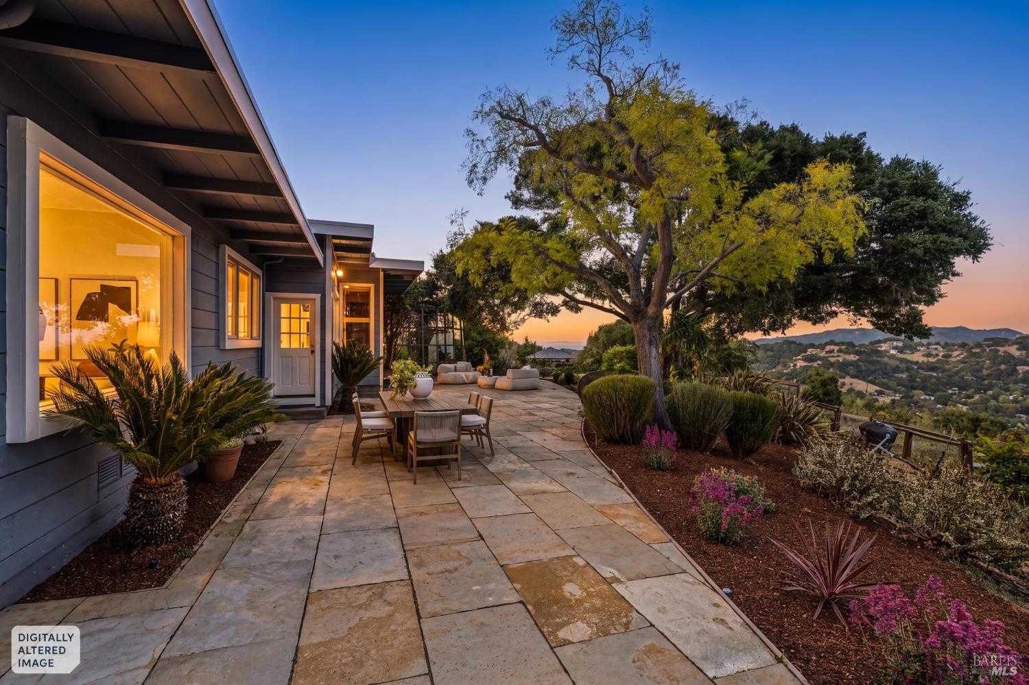 150 W Oak Knoll Drive