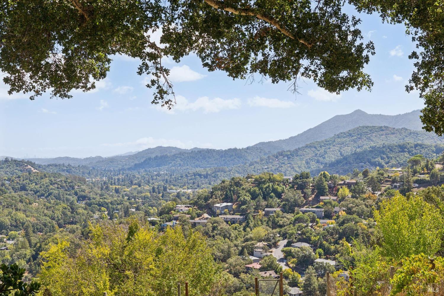 150 W Oak Knoll Drive
