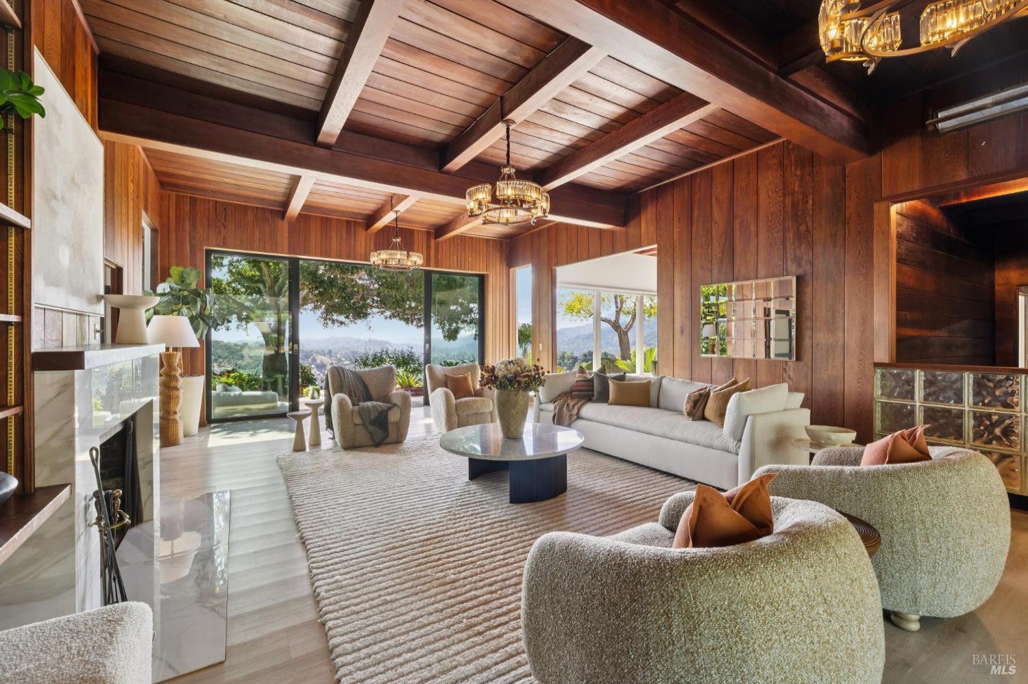 150 W Oak Knoll Drive