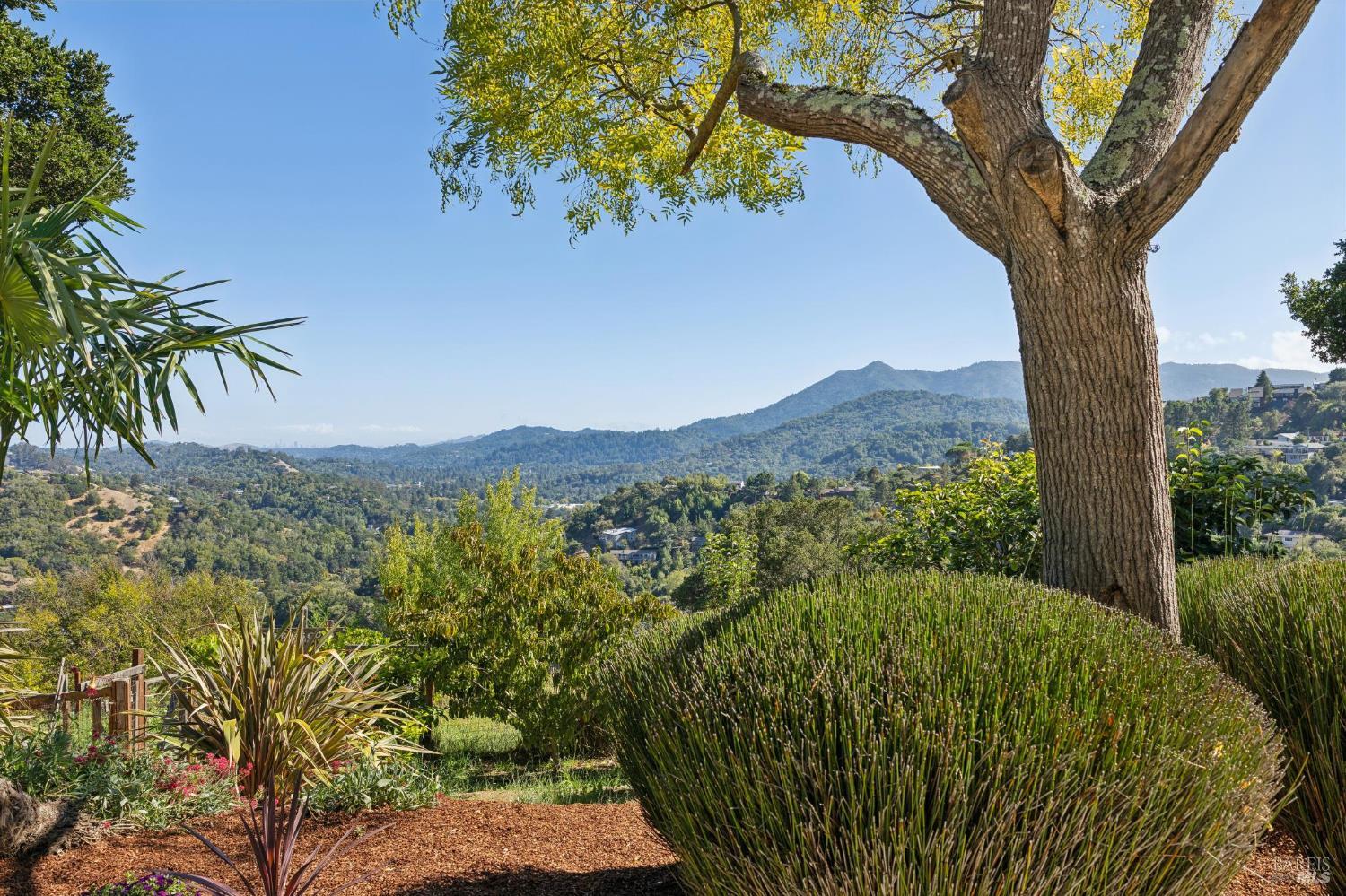 150 W Oak Knoll Drive