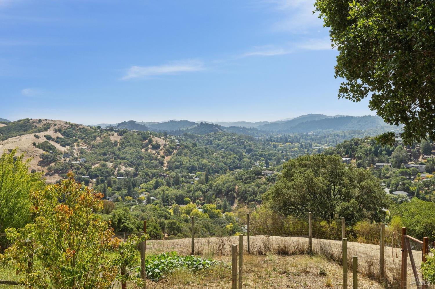 150 W Oak Knoll Drive