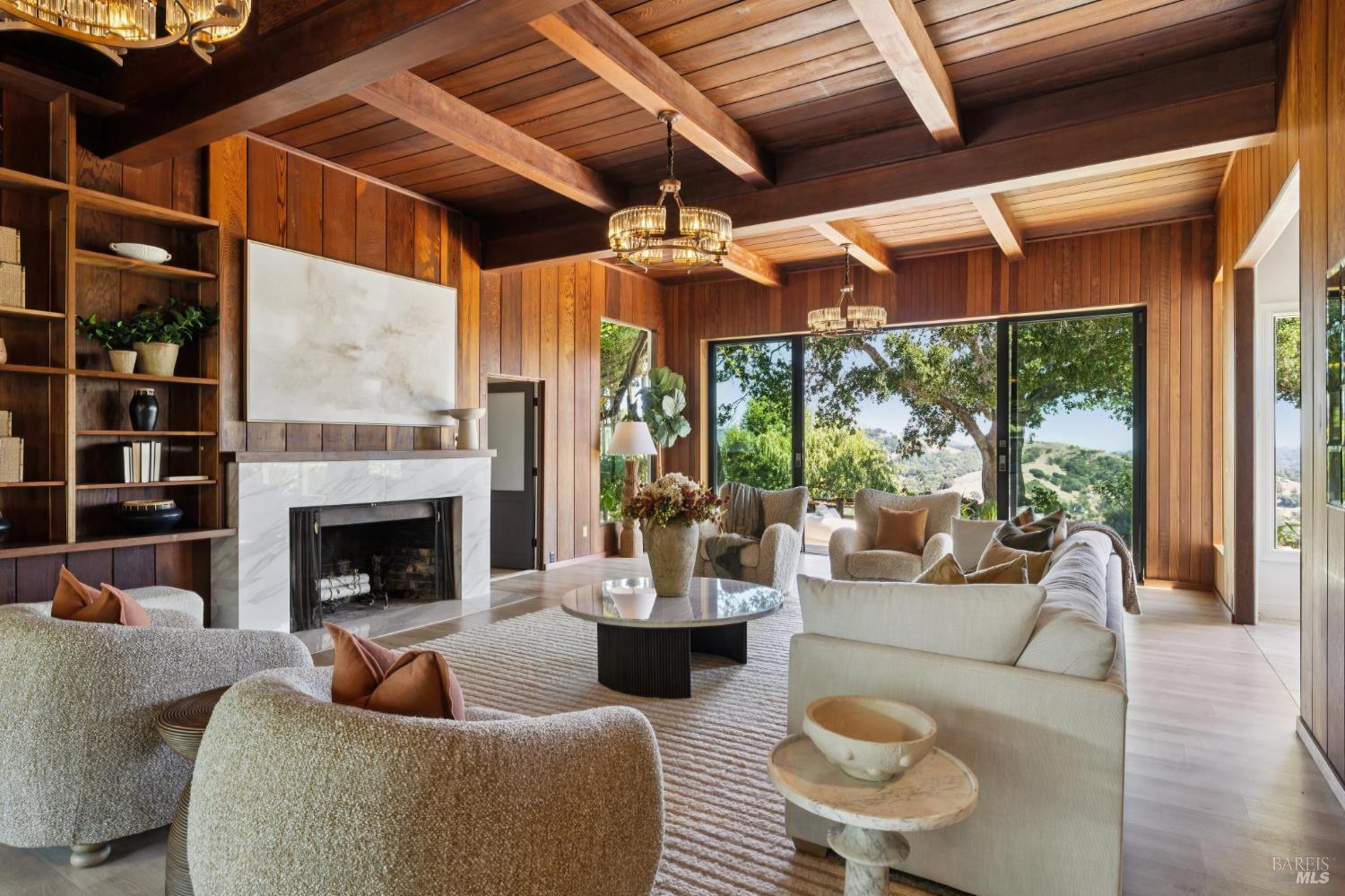150 W Oak Knoll Drive