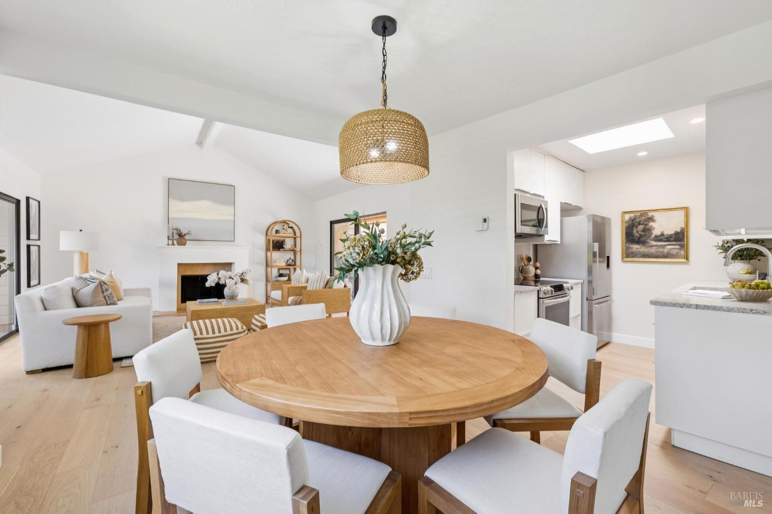 5 Escalle Lane