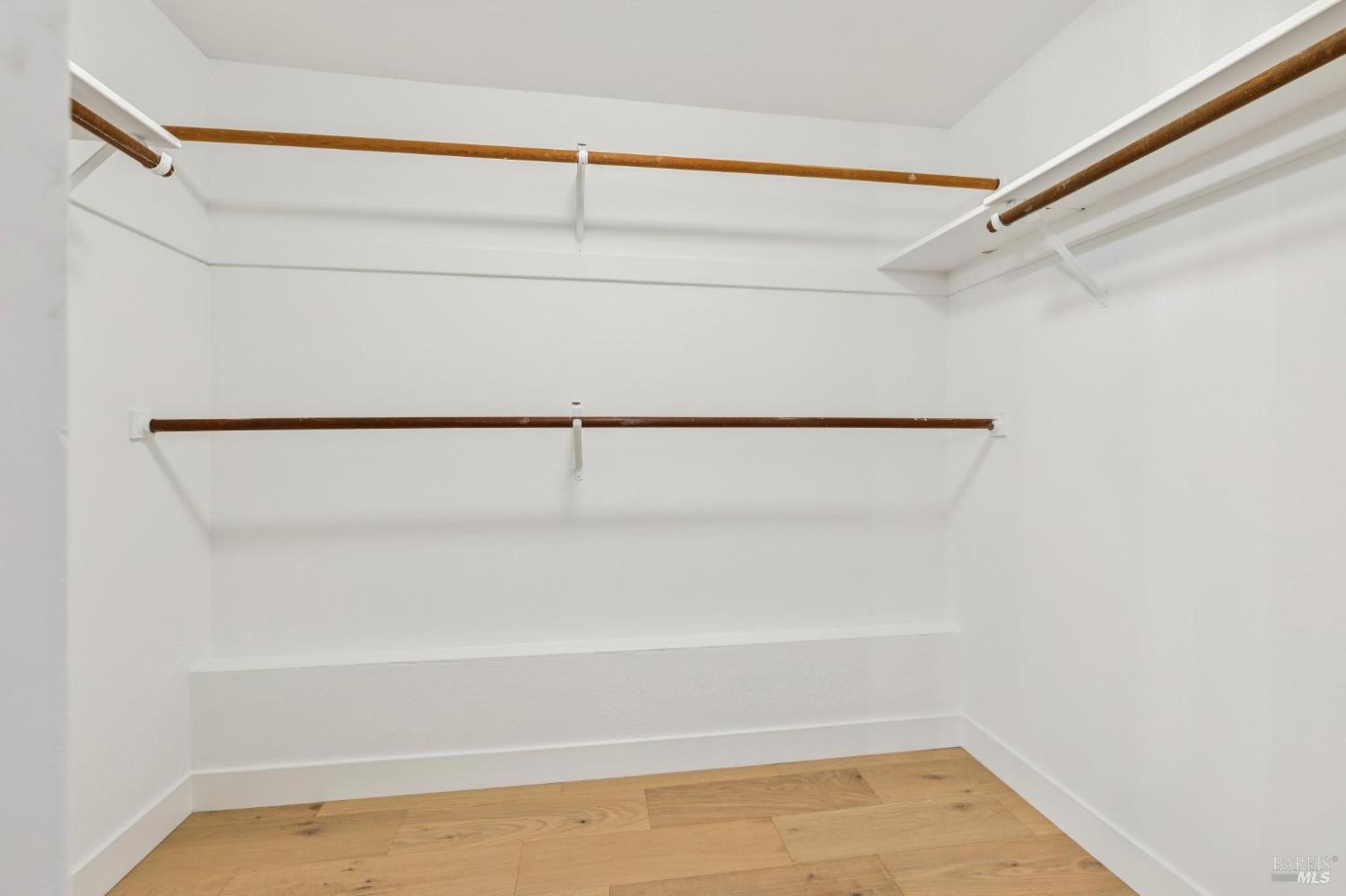 5 Escalle Lane