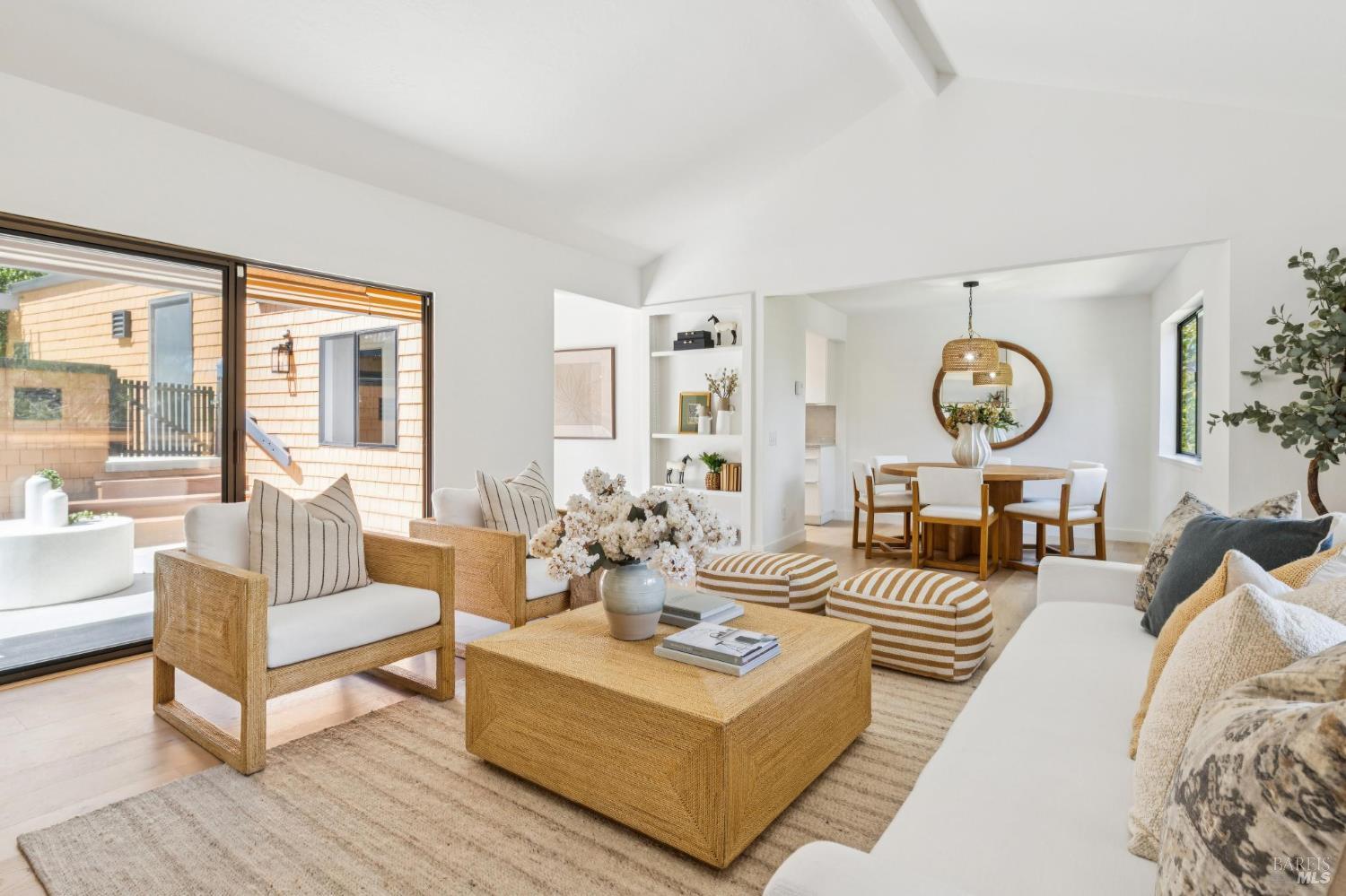 5 Escalle Lane