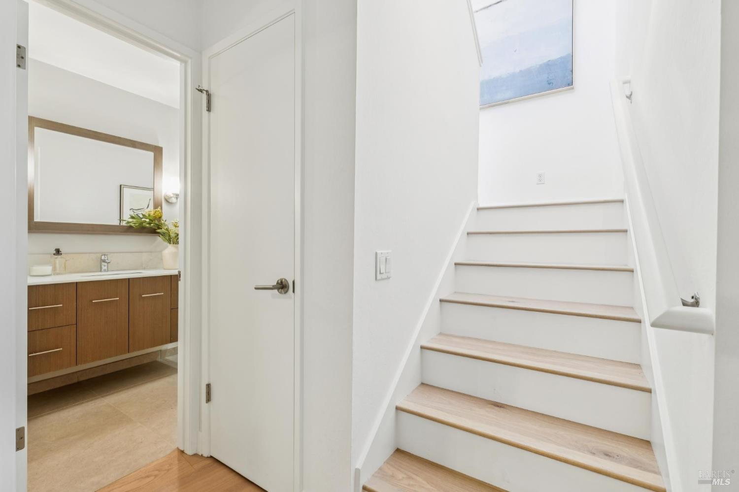 5 Escalle Lane