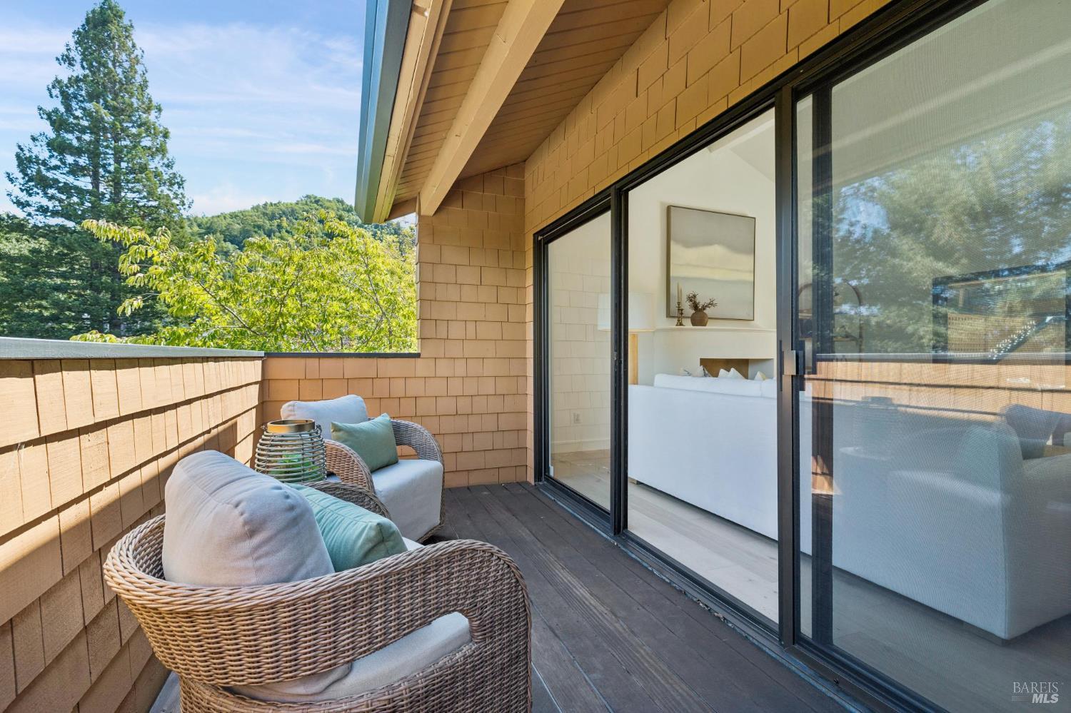 5 Escalle Lane