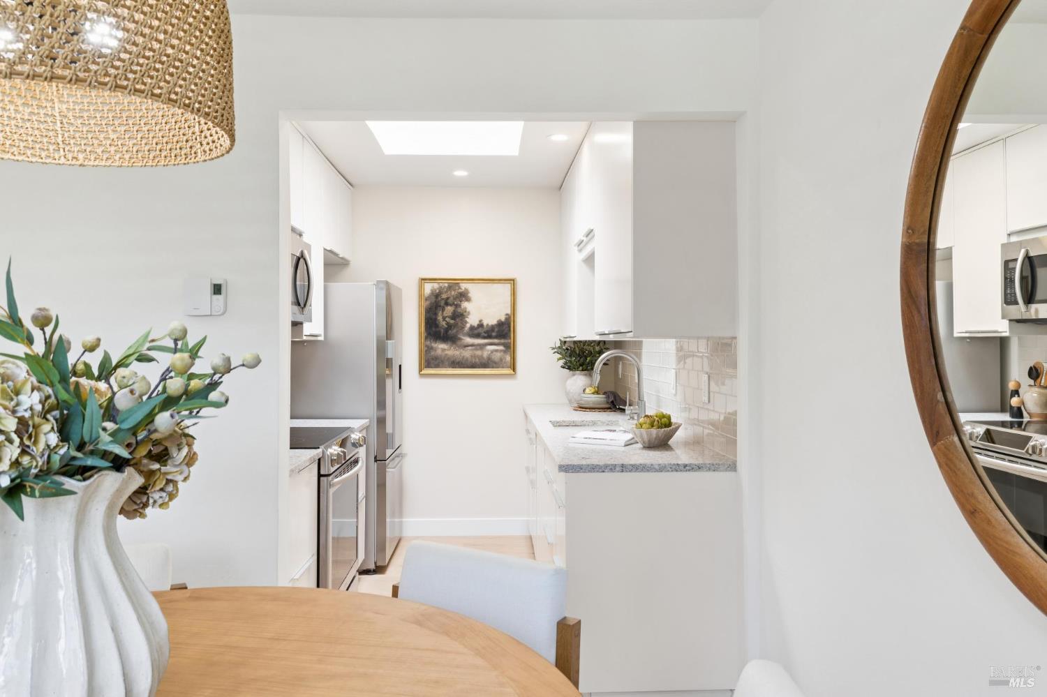 5 Escalle Lane
