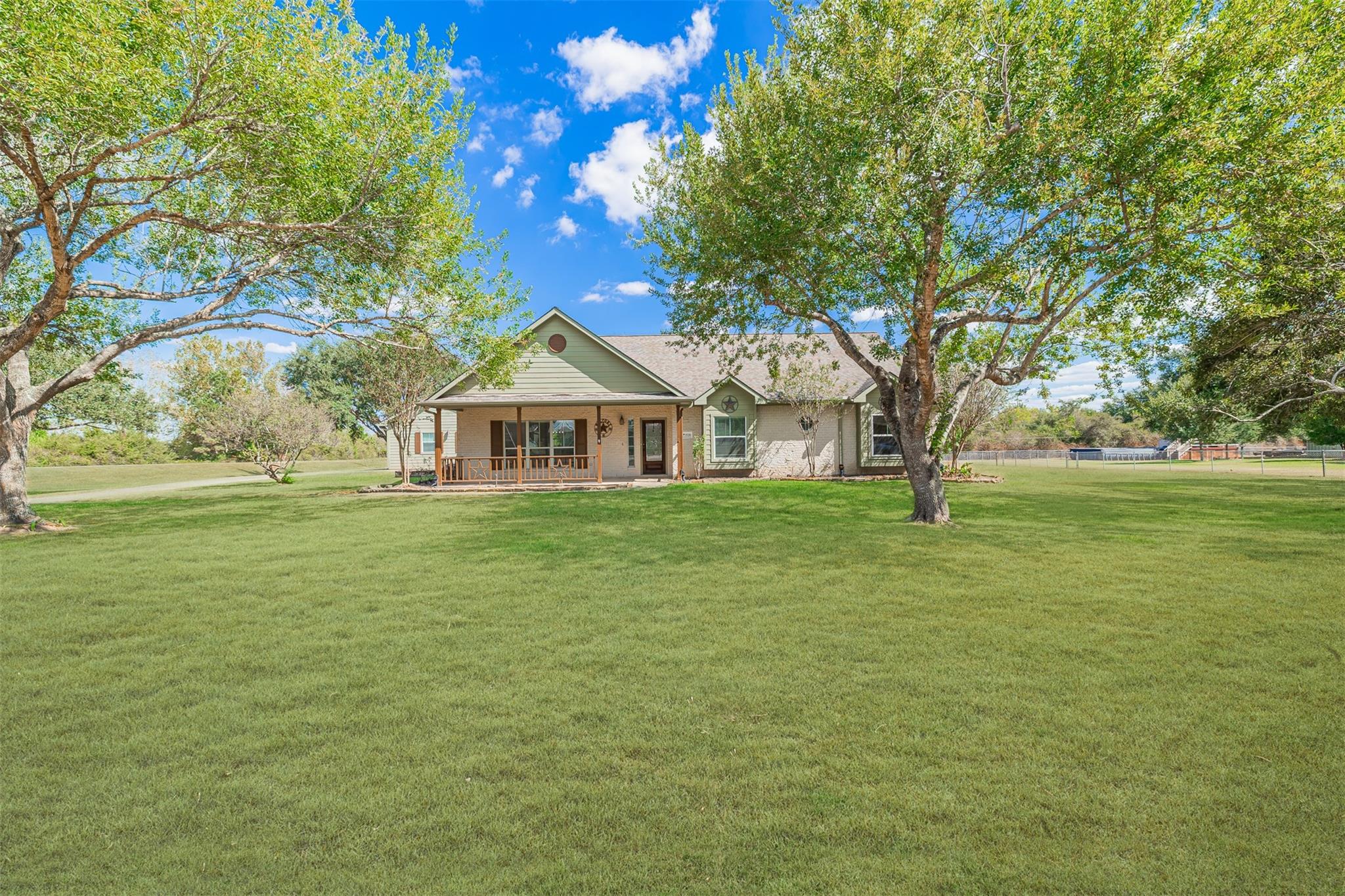 1520 Lakefield Drive