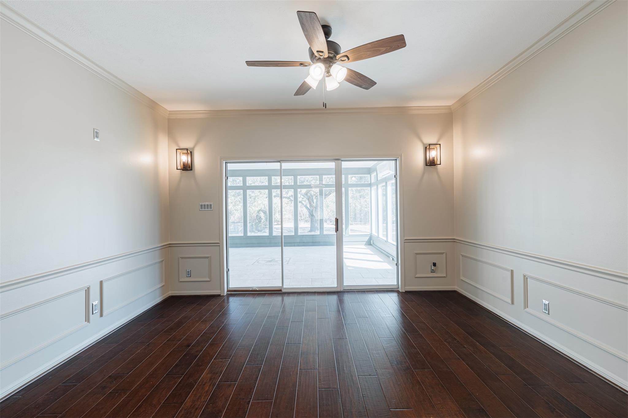 1520 Lakefield Drive, Sealy