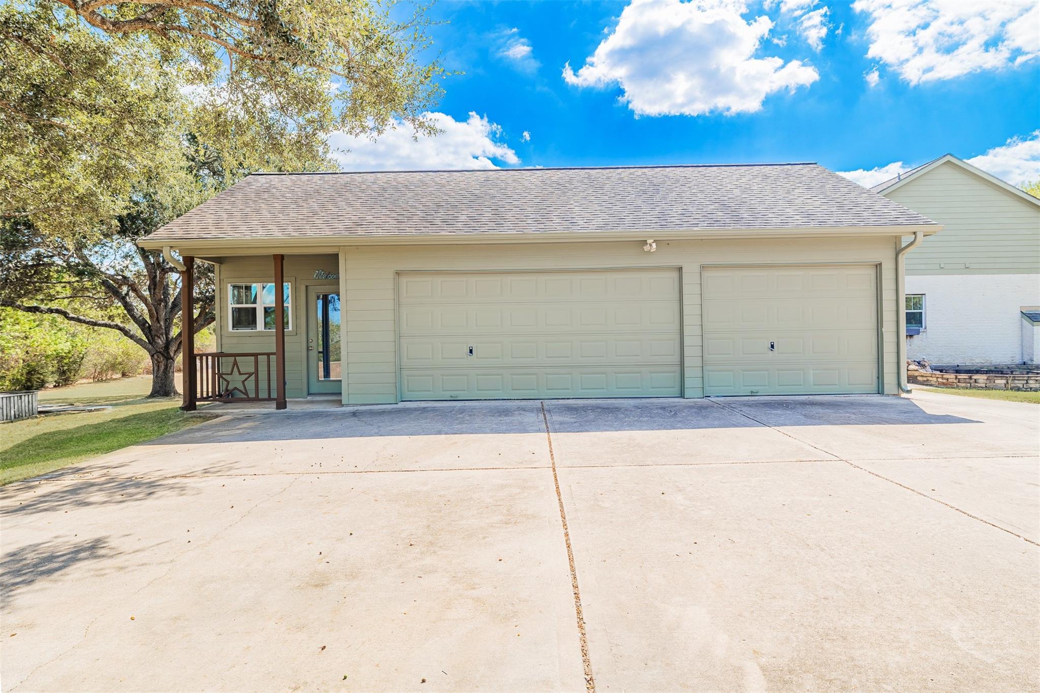 1520 Lakefield Drive, Sealy