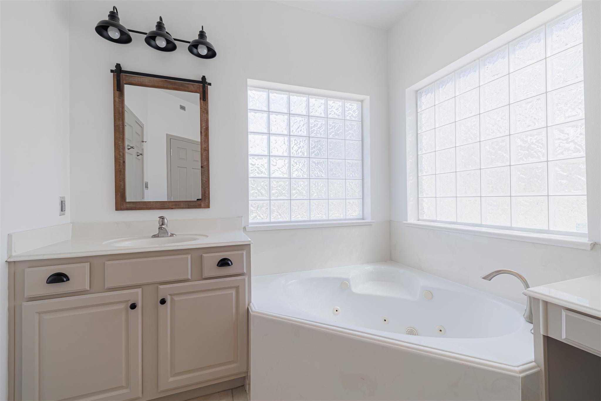 1520 Lakefield Drive, Sealy