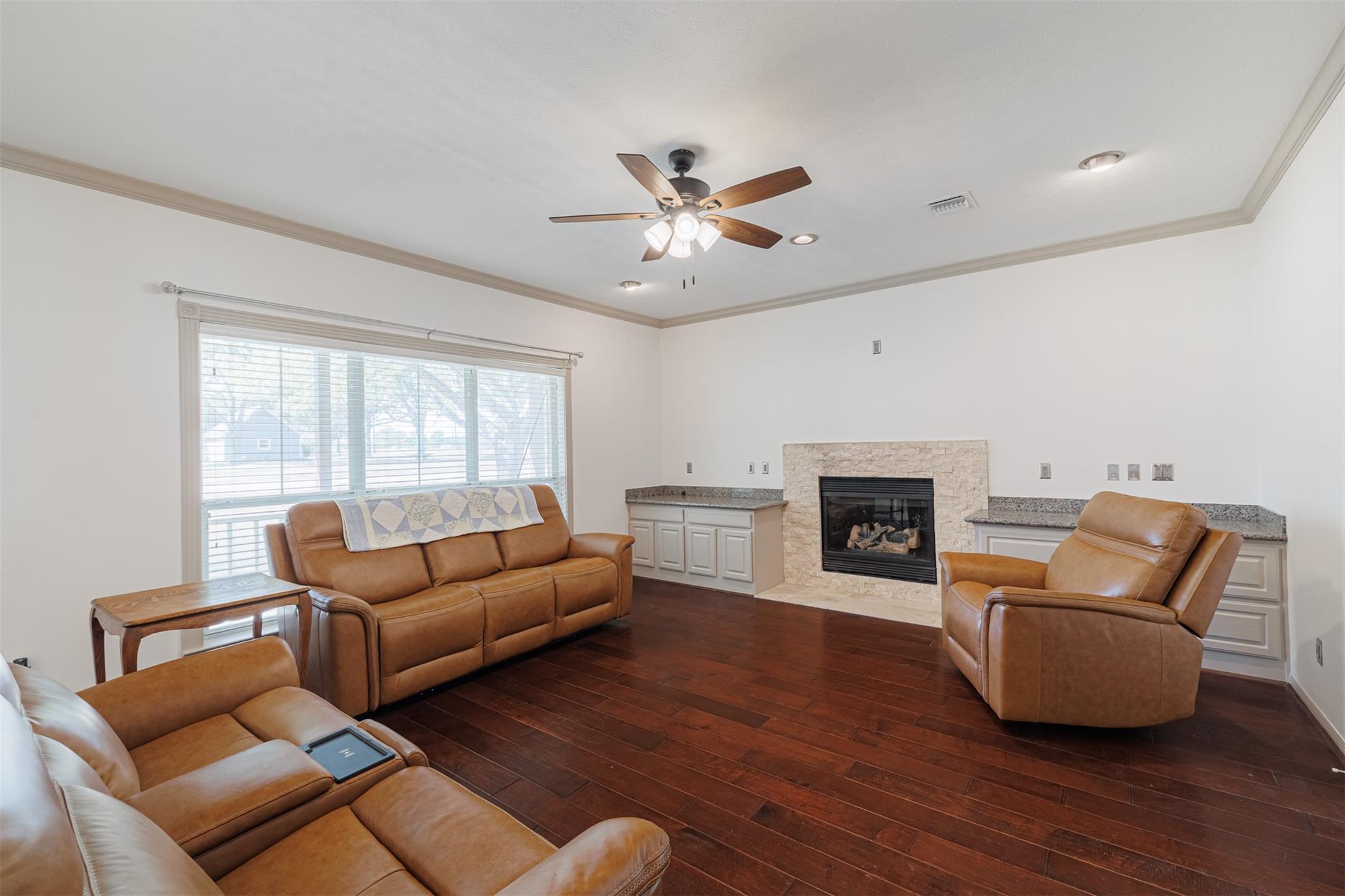 1520 Lakefield Drive, Sealy